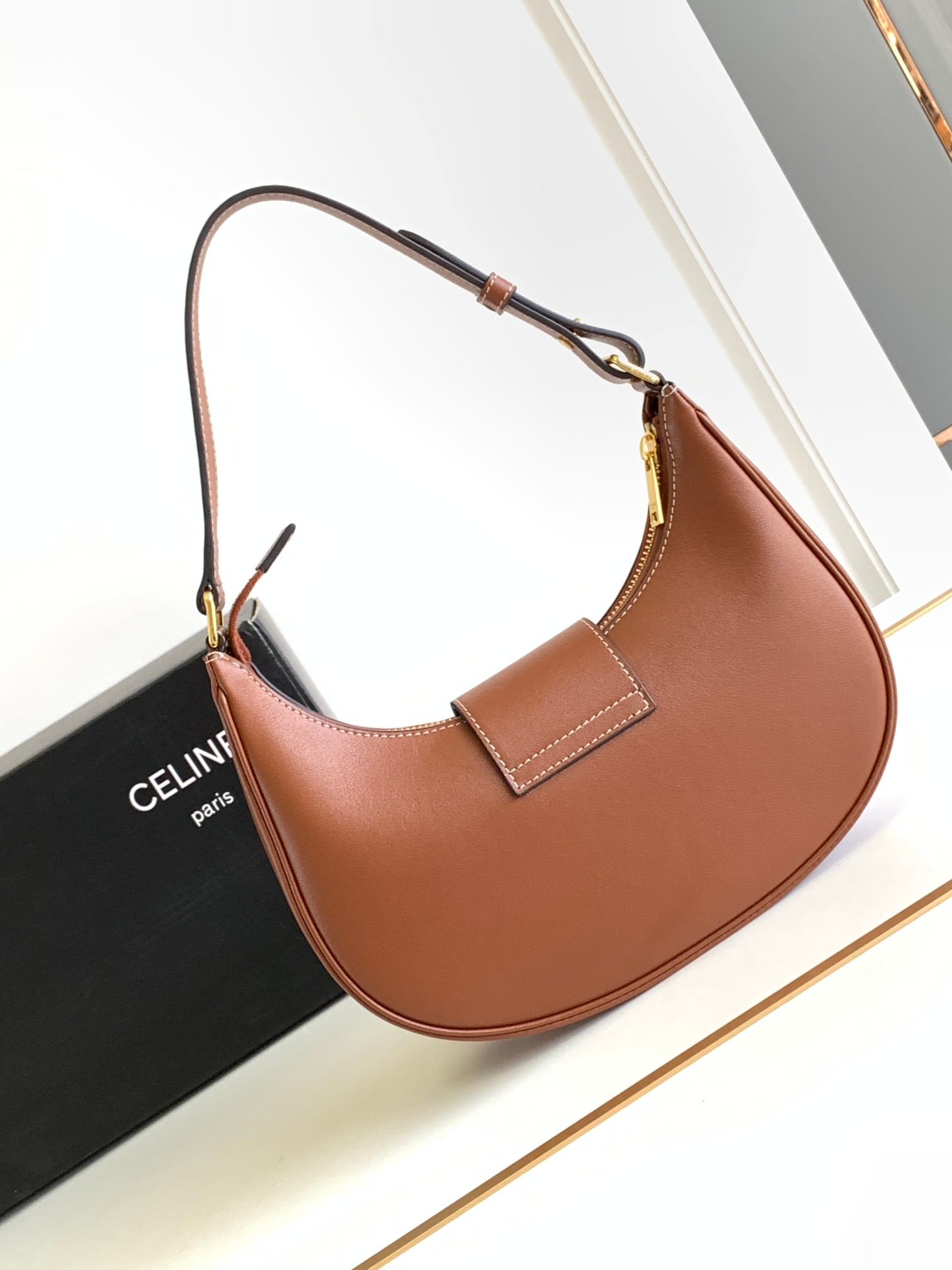 Ce1i*e Ava Triomphe Soft Bag Brown For Women 24.5cm / 10in 114493DGQ.04LU