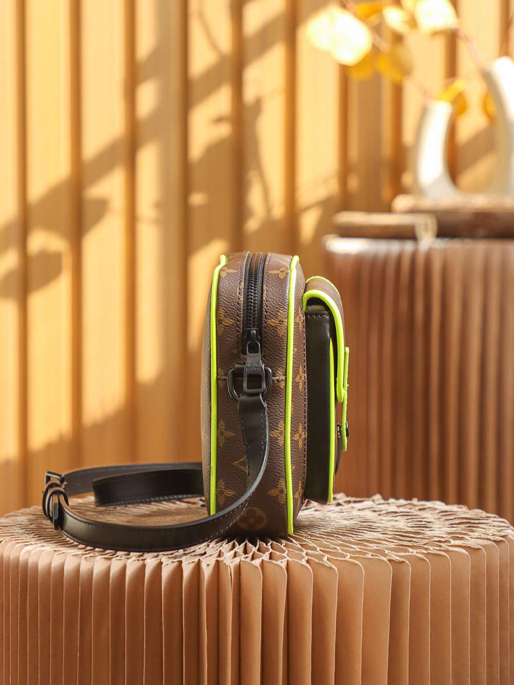 L0vis Vvtt0n Christopher Wearable Wallet Brown For Men 17cm / 6.7in M80793