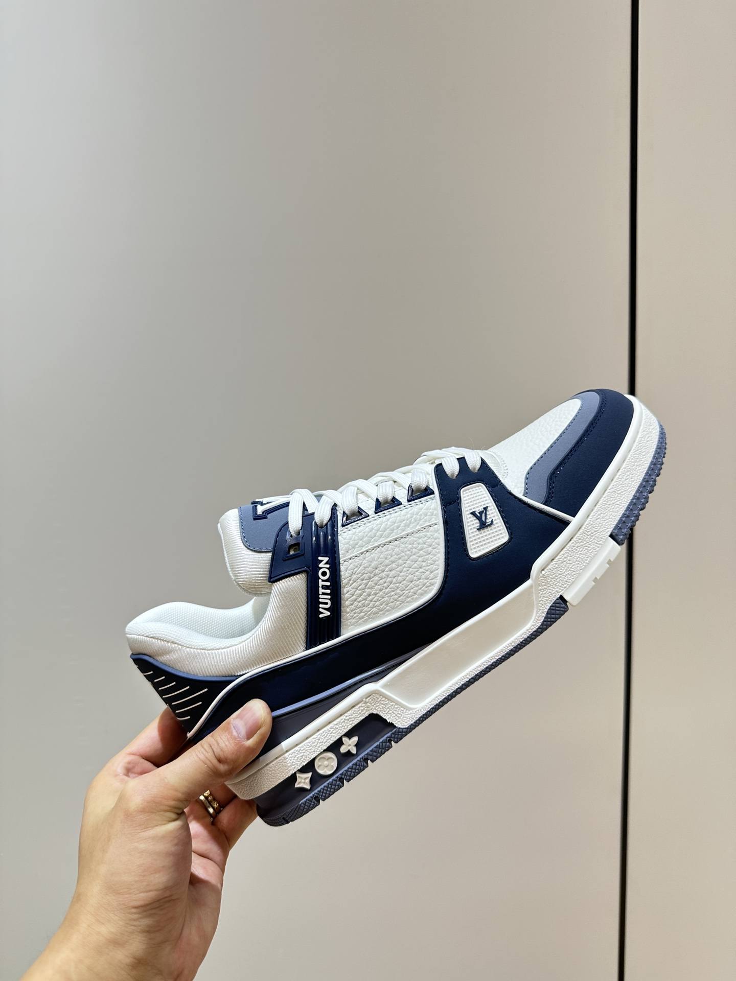 L0vis Vvtt0n LV Trainer Sneaker Blue For Women
