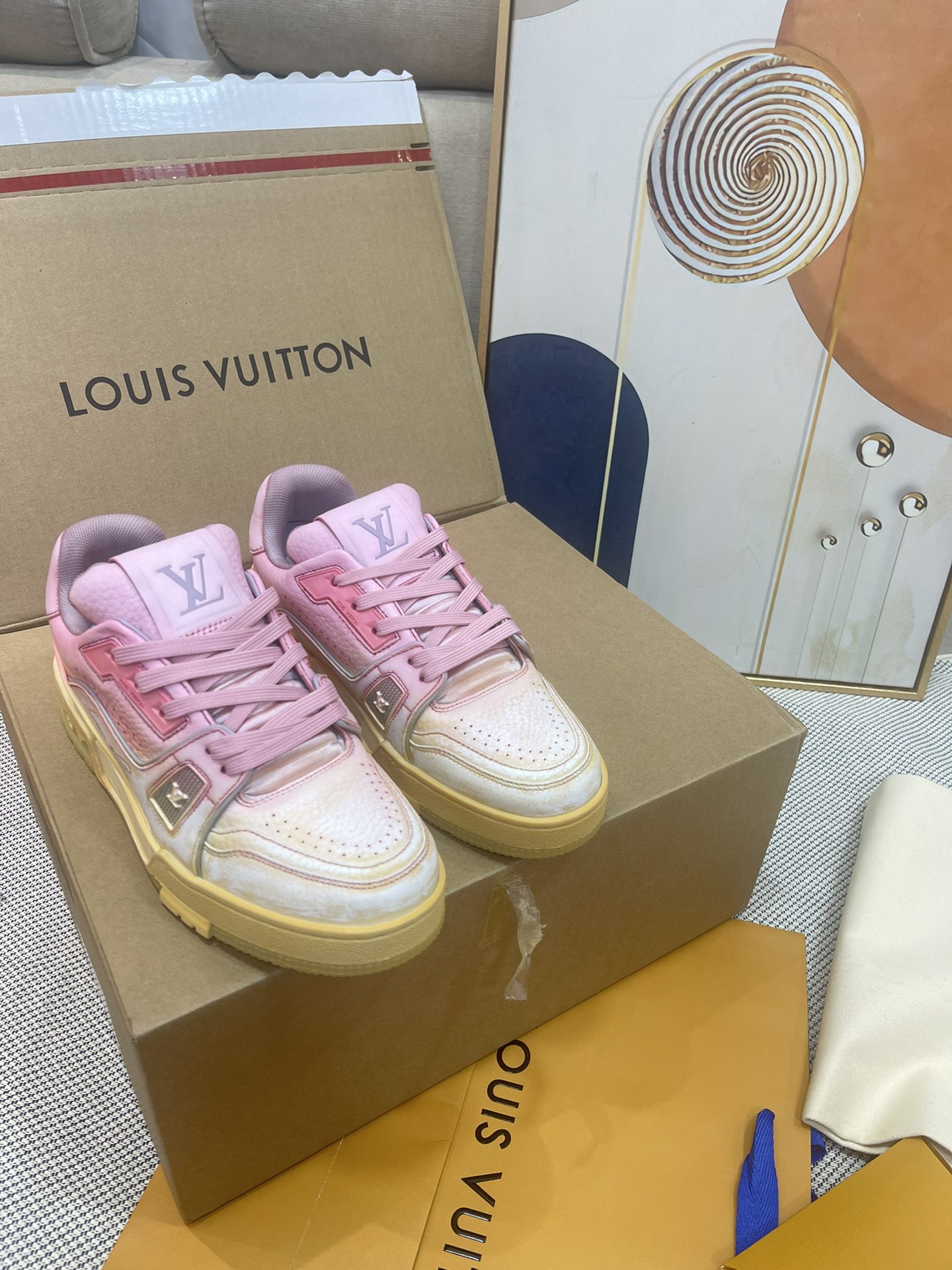 L0vis Vvtt0n Trainer Sneaker LV Pink For Women