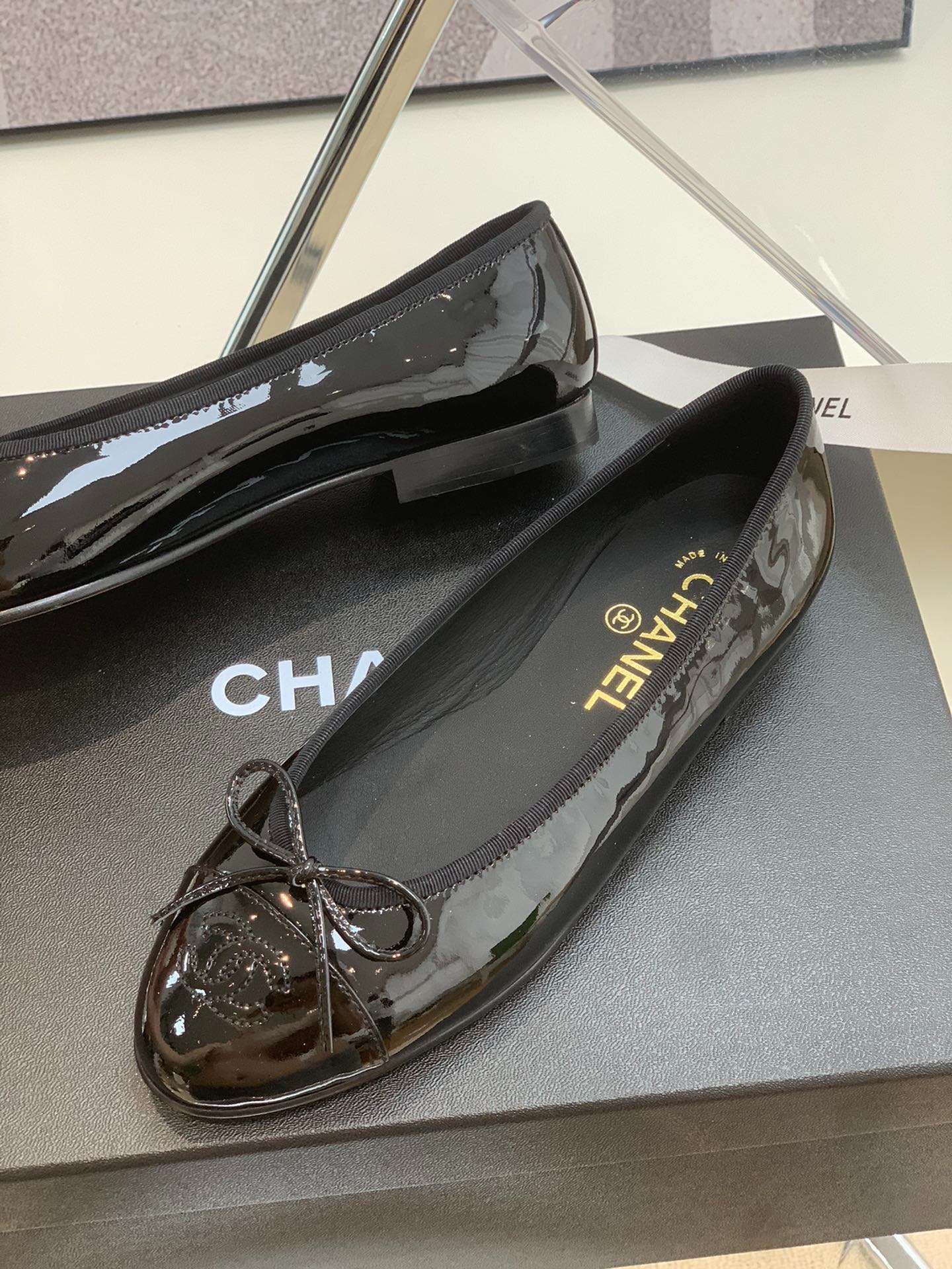 Ch**el Ballet Flats Black For Women