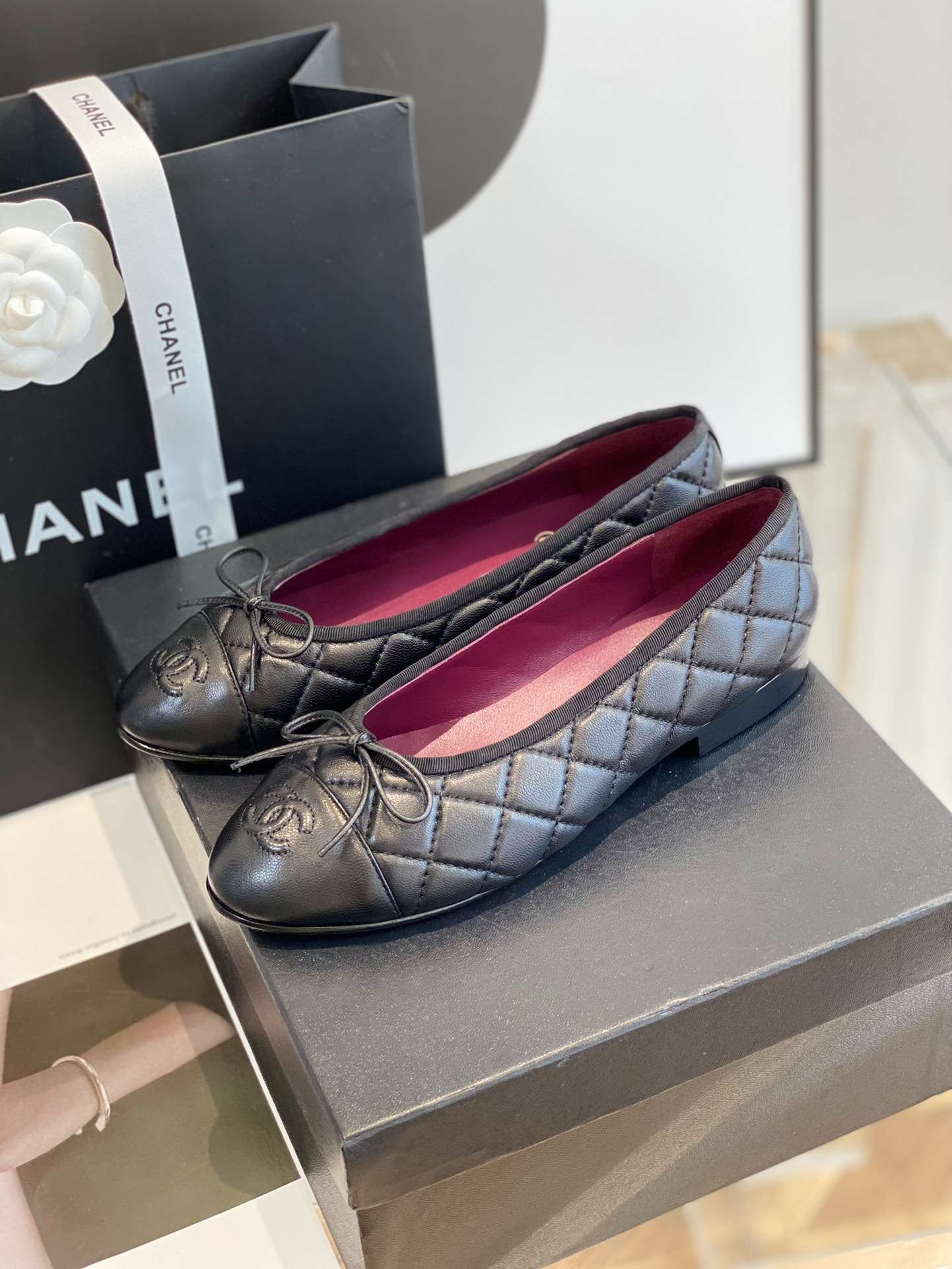 Ch**el Ballet Flats Black For Women