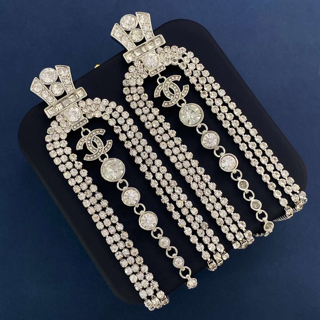 Ch**el Tassel Claw Chain Earrings Silver For Women