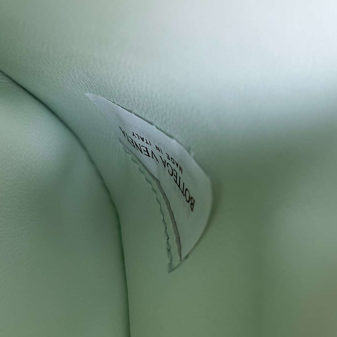 B0tt*ga Ven*ta Small Cobble Shoulder Bag White For Women 26cm / 12in 755109V3A513902