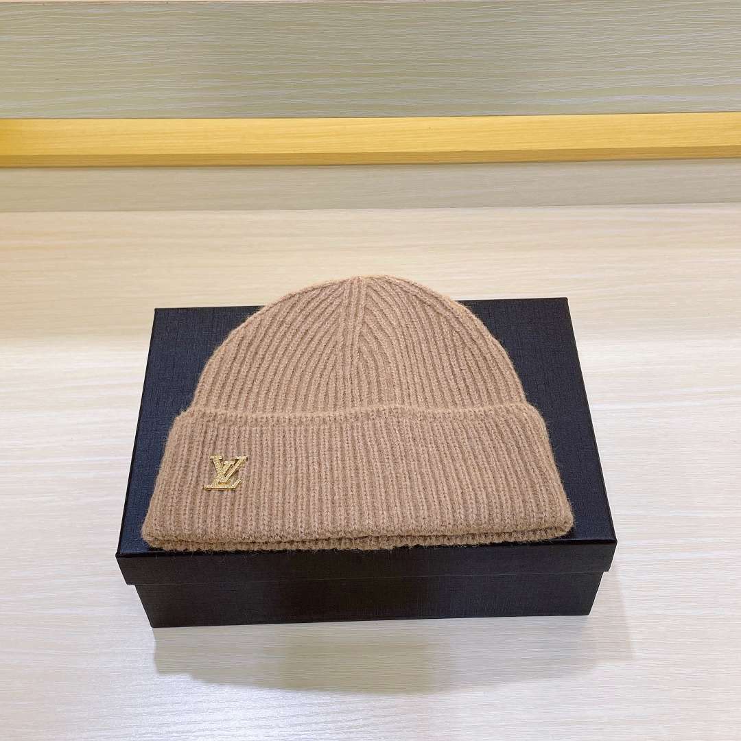 L0vis Vvtt0n Ahead Beanie Brown For Women