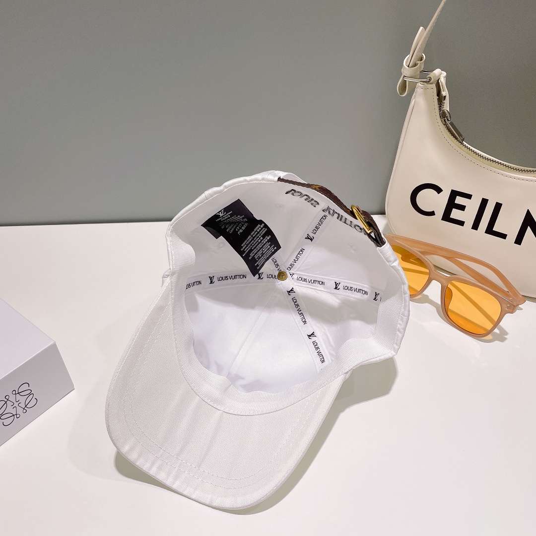 L0vis Vvtt0n Baseball Cap White For Men