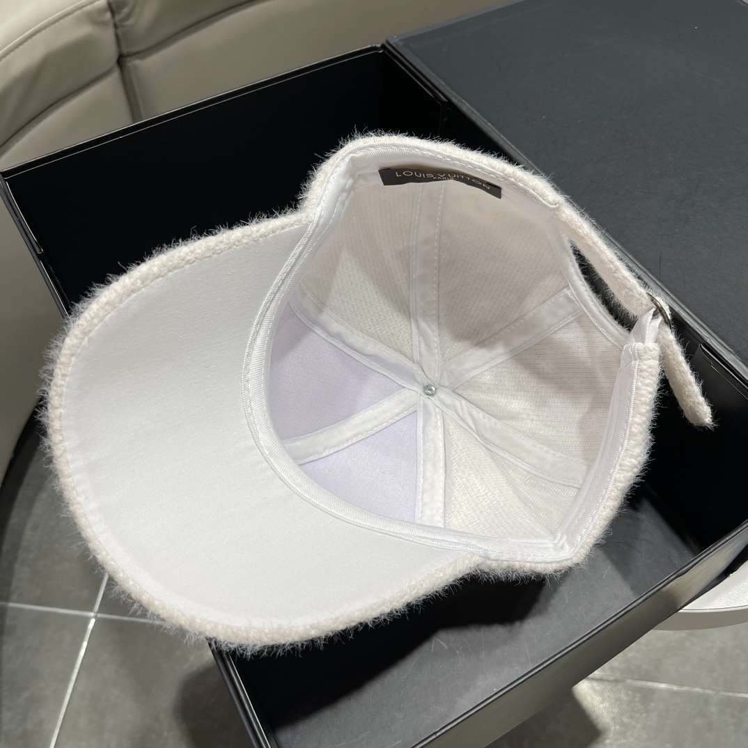 L0vis Vvtt0n Corduroy Cap White For Women