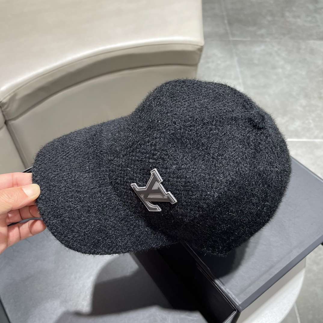 L0vis Vvtt0n Corduroy Cap Black For Women