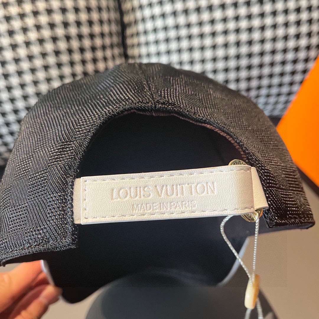 L0vis Vvtt0n Epi Monogram Cap Black For Men