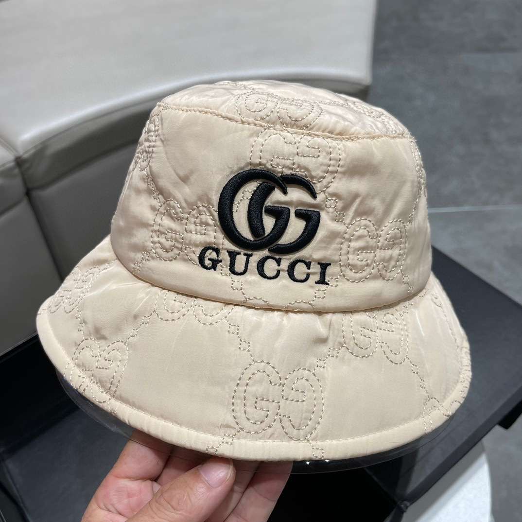 Gvc*1 Quilted Bucket Hat Cream For Women