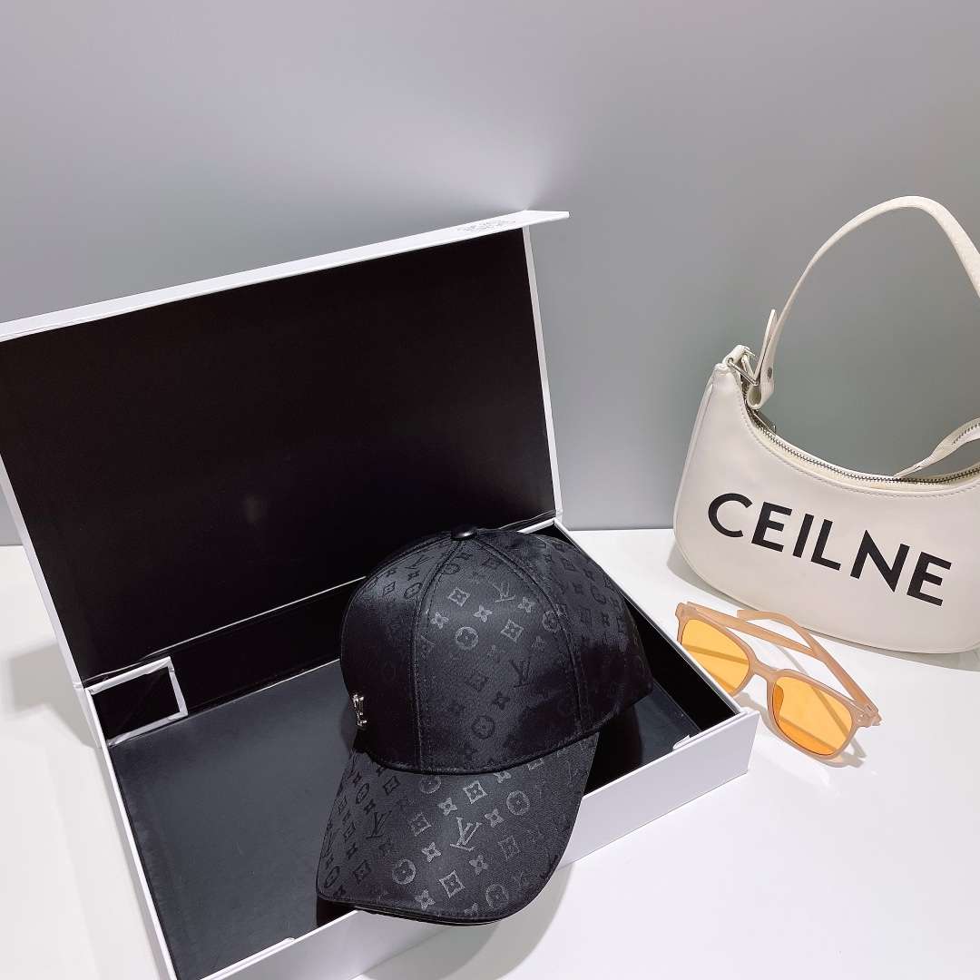 L0vis Vvtt0n Iconic Cap Black For Men