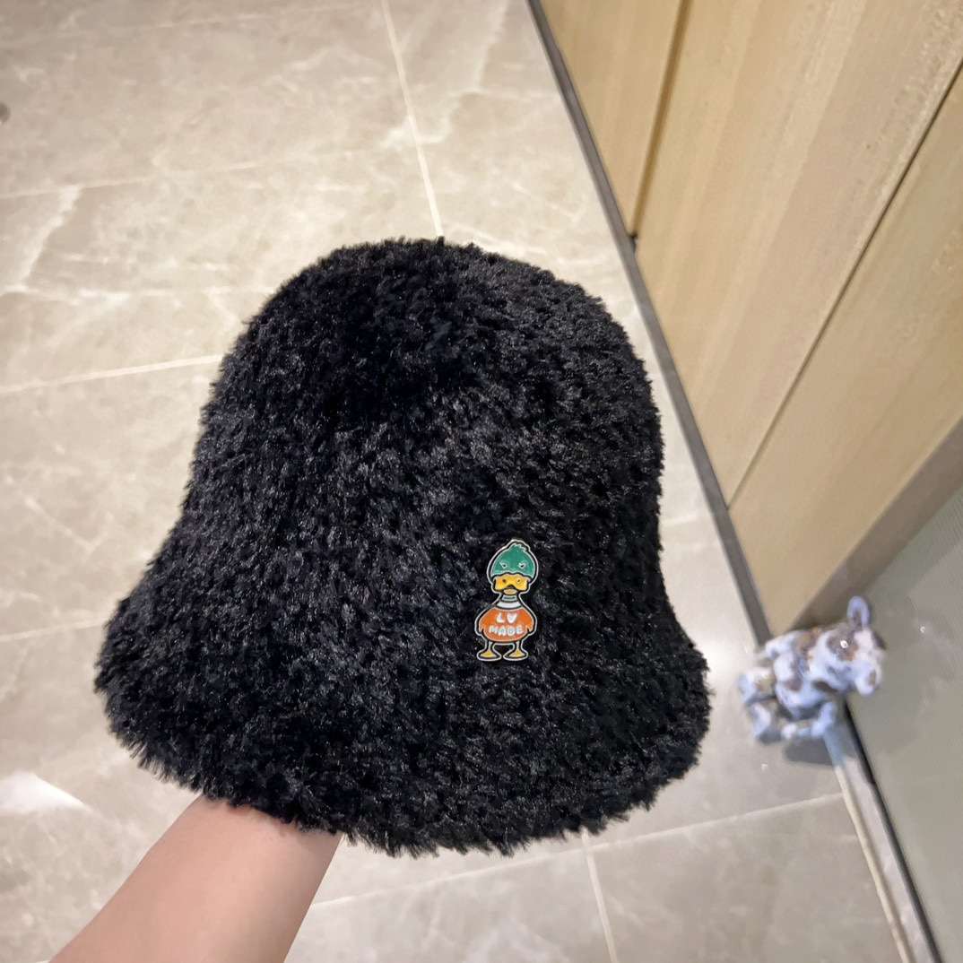 L0vis Vvtt0n Duck Beanie LV Black For Women