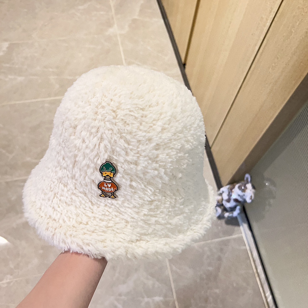 L0vis Vvtt0n Duck Beanie LV White For Women