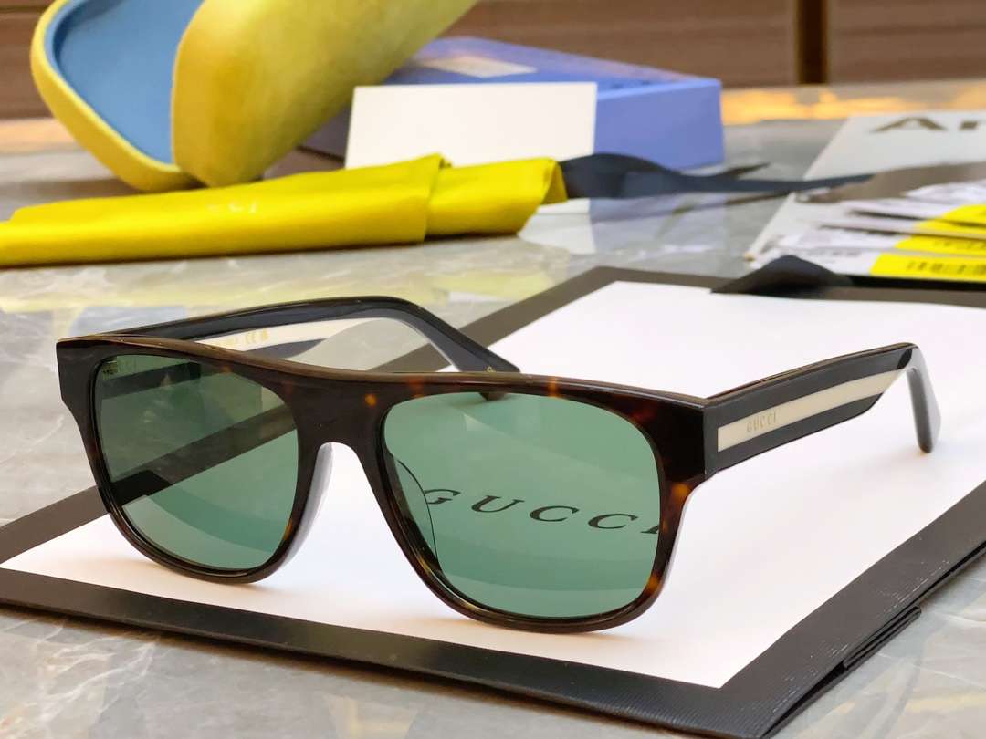 Gvc*1 Square Frame Sunglasses Black For Women