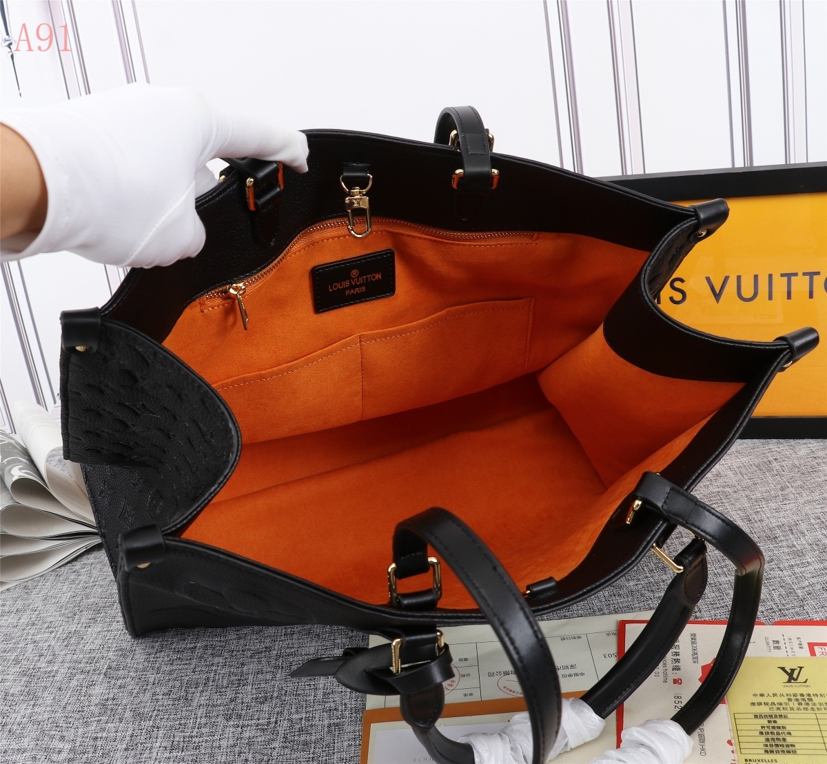 L0vis Vvtt0n Onthego MM Monogram Empreinte Tote Bag Black For Women 35cm LV M45595