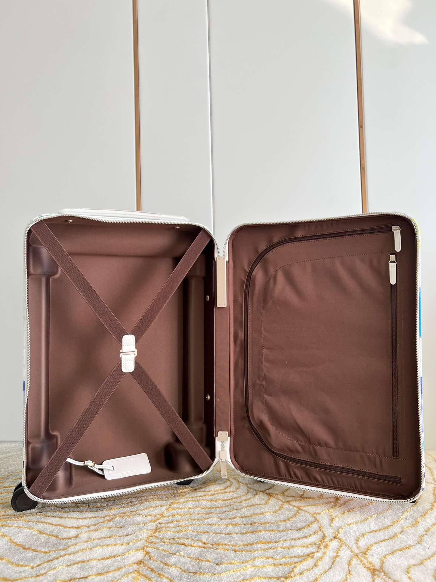 L0vis Vvtt0n Horizon 55 Flower White 21.7in/55cm