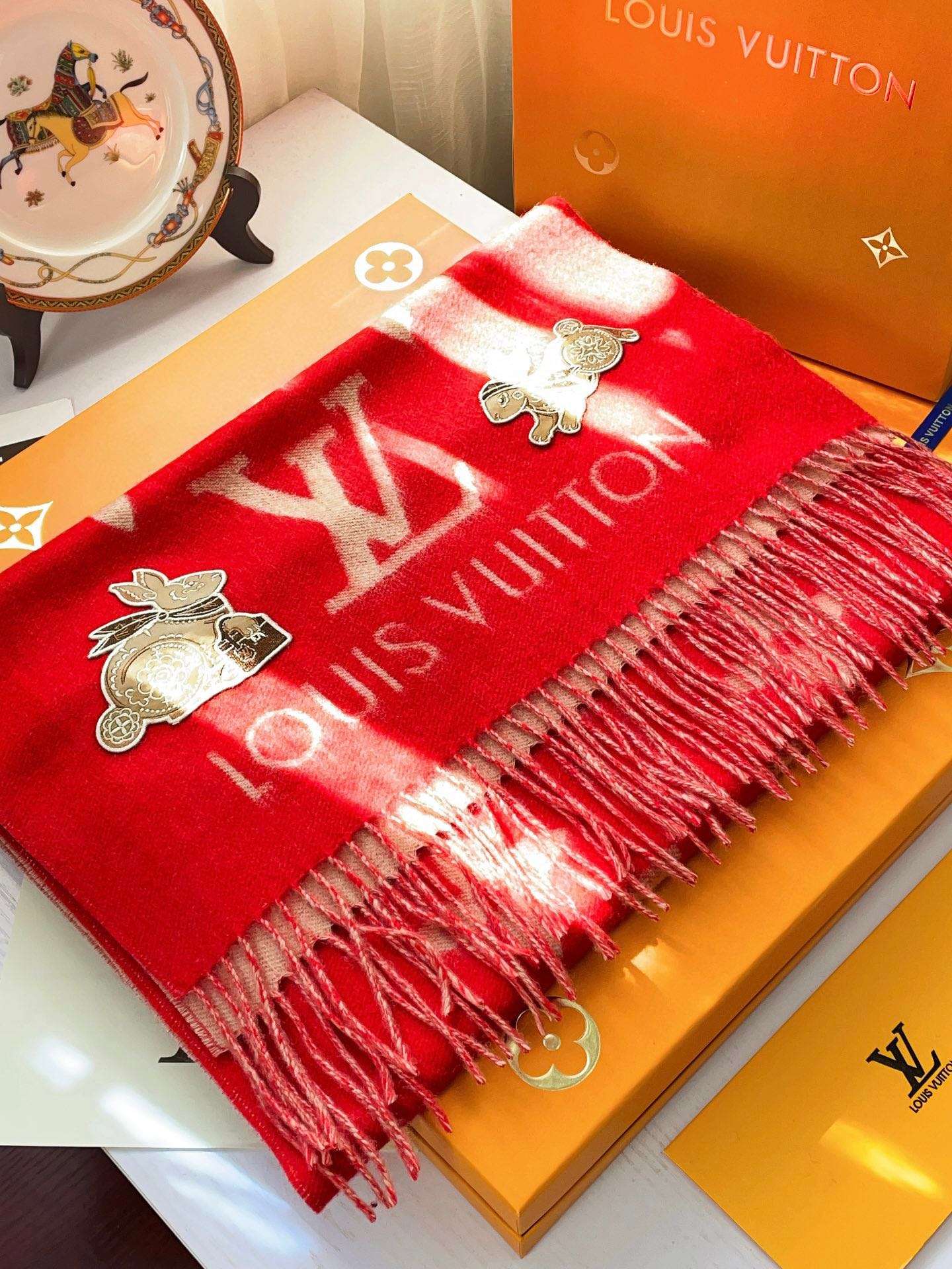 L0vis Vvtt0n Precious Rabbit LV Essential Scarf Red For Women