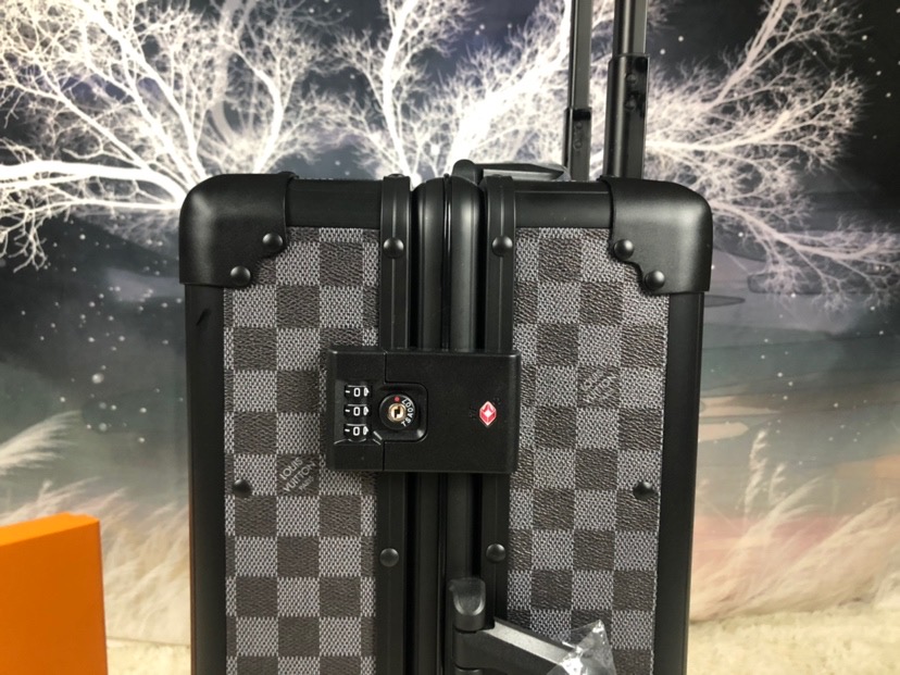 L0vis Vvtt0n Rolling Trunk Black 55cm/21.6in