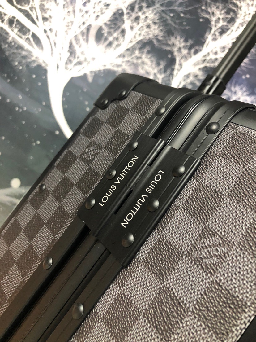 L0vis Vvtt0n Rolling Trunk Black 55cm/21.6in