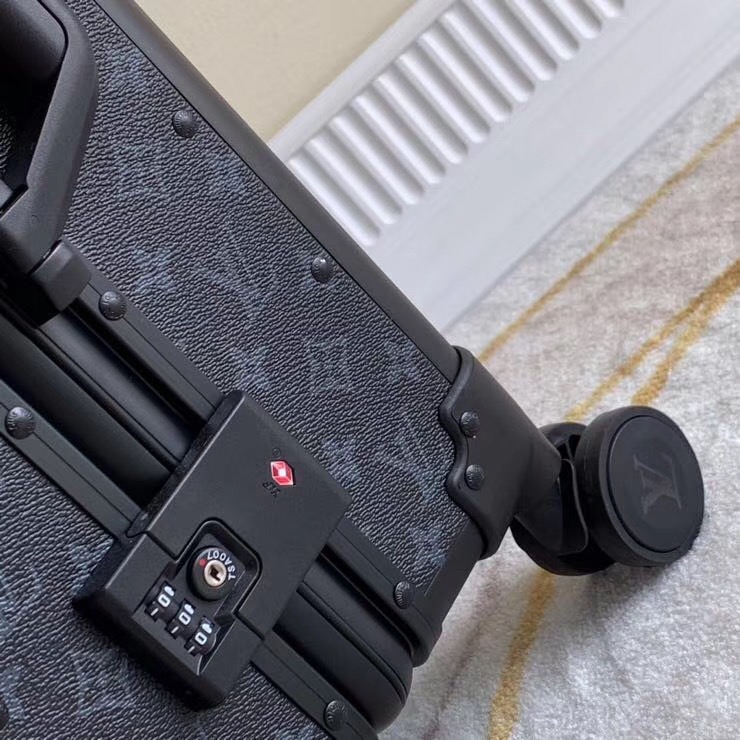 L0vis Vvtt0n Rolling Trunk Monogram Black 55cm/21.6in