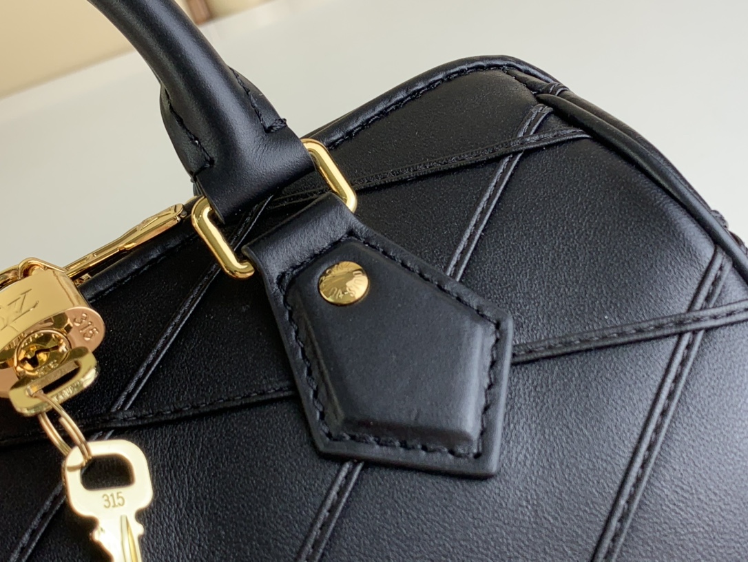 L0vis Vvtt0n Speedy Bandouliere 20 Black For Women 8 in/ 20.5 cm