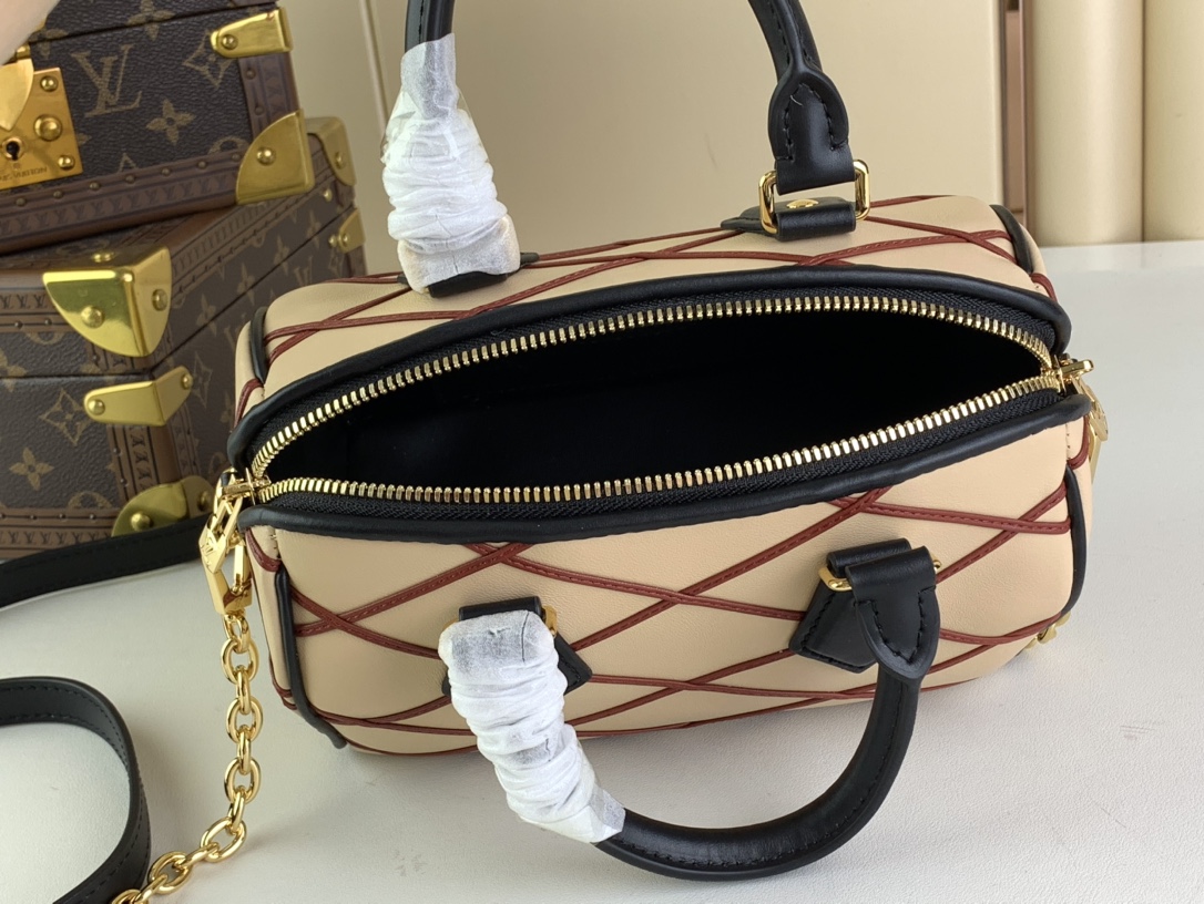 L0vis Vvtt0n Speedy Bandouliere 20 Beige For Women 8 in/ 20.5 cm M24261