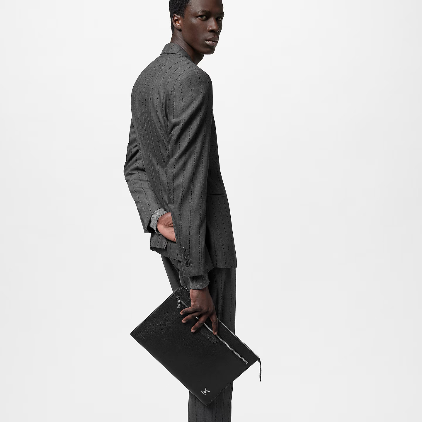 L0vis Vvtt0n Pochette 24H Bag Black For Men 14.1in/36cm M30965