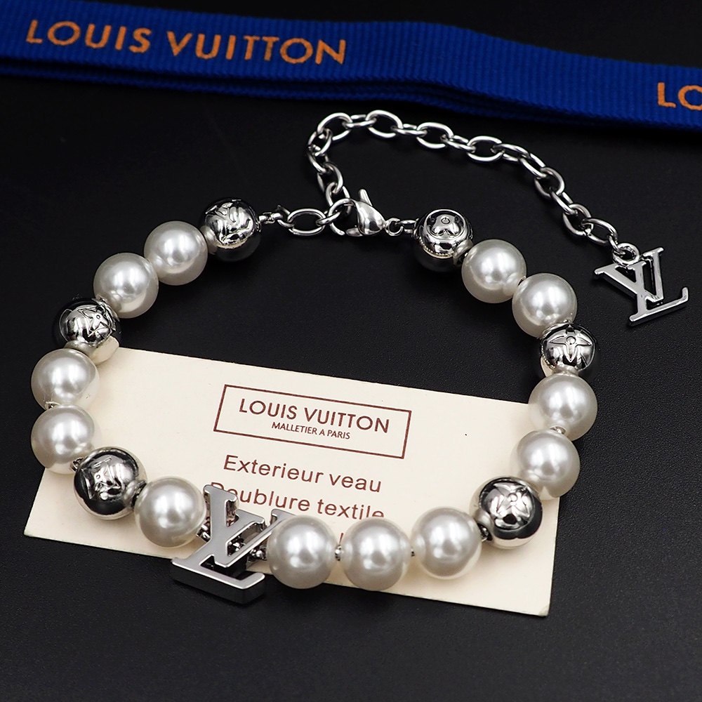 L0vis Vvtt0n Monogram Pearls Bracelet White For Women M0996A