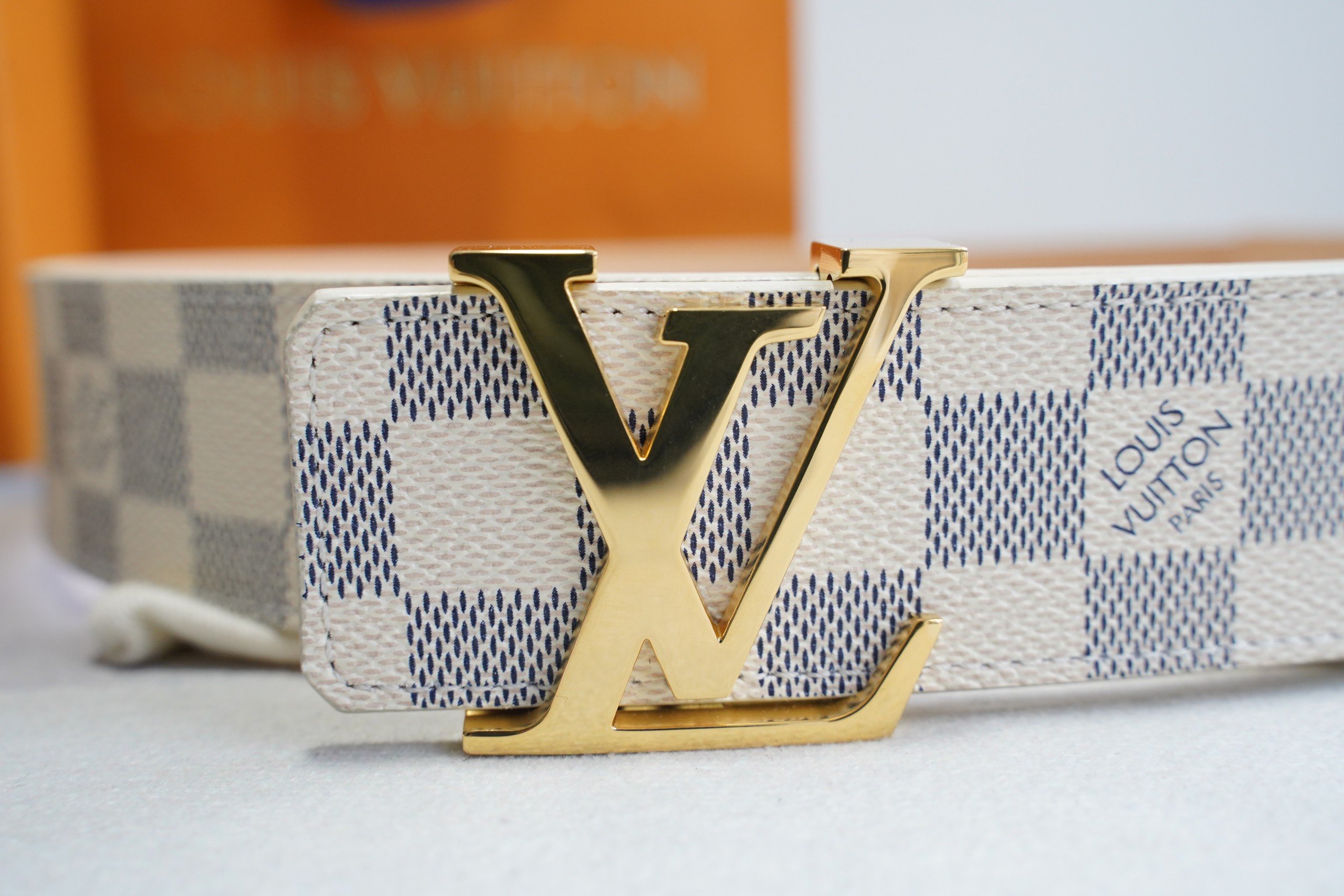 L0vis Vvtt0n LV Initiales Damier Azur Canvas Belt Grey For Women M9609U