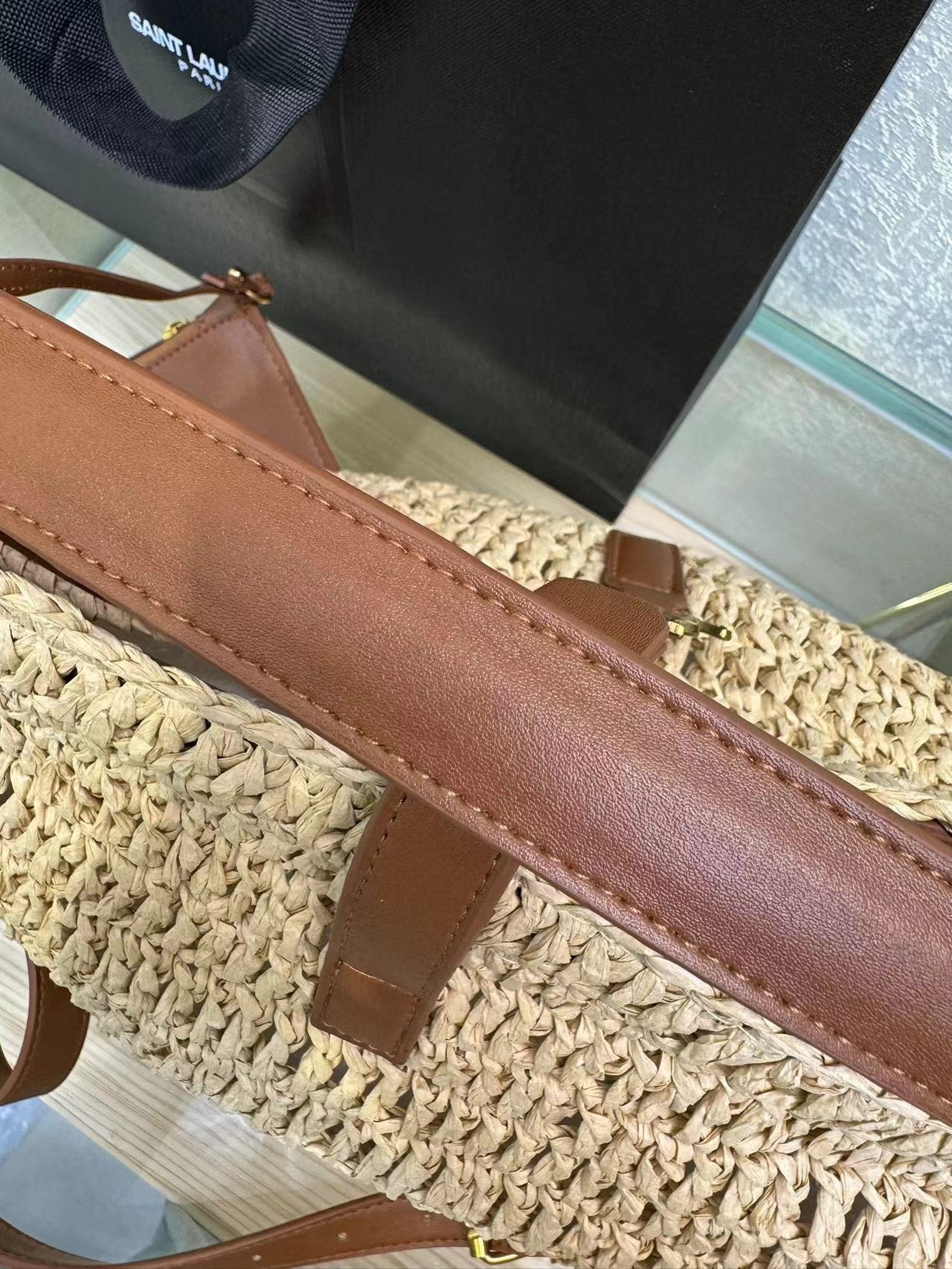 Sa1nt Lau*nt Le 37 In Woven Raffia And Vegetable-Tanned Beige For Women 9.8 Inches/ 25 Cm 773991GAAD72080