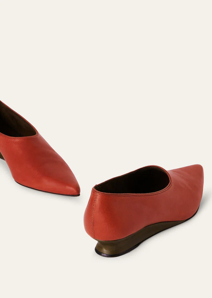 L0r0 P1ana Ayame Courts Deep Kummel For Women – FAN8984 P08H