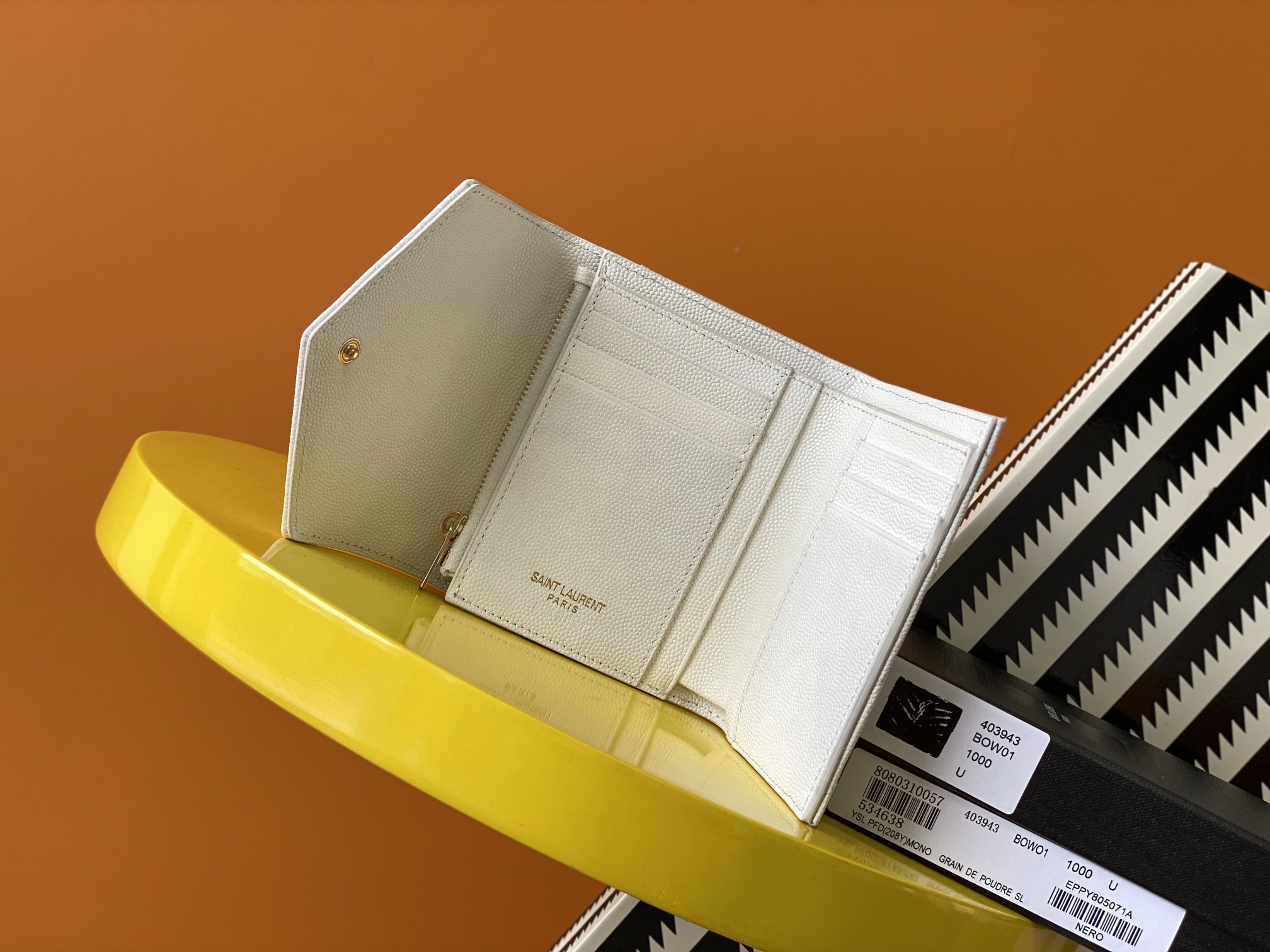 Sa1nt Lau*nt Cassandre Matelaseé Compact Tri Fold Wallet Blanc Vintage For Women 4.9in/12.5cm 403943BOW019207 Y51