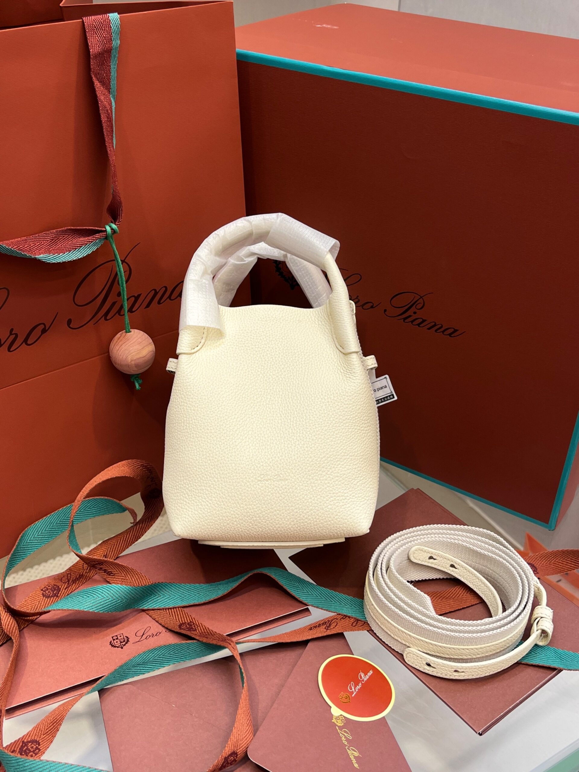 [True-to-ORIGINAL] Loro Small Bale Whisper White Bag For Women 17cm/6.7 – FAN8964(1615)