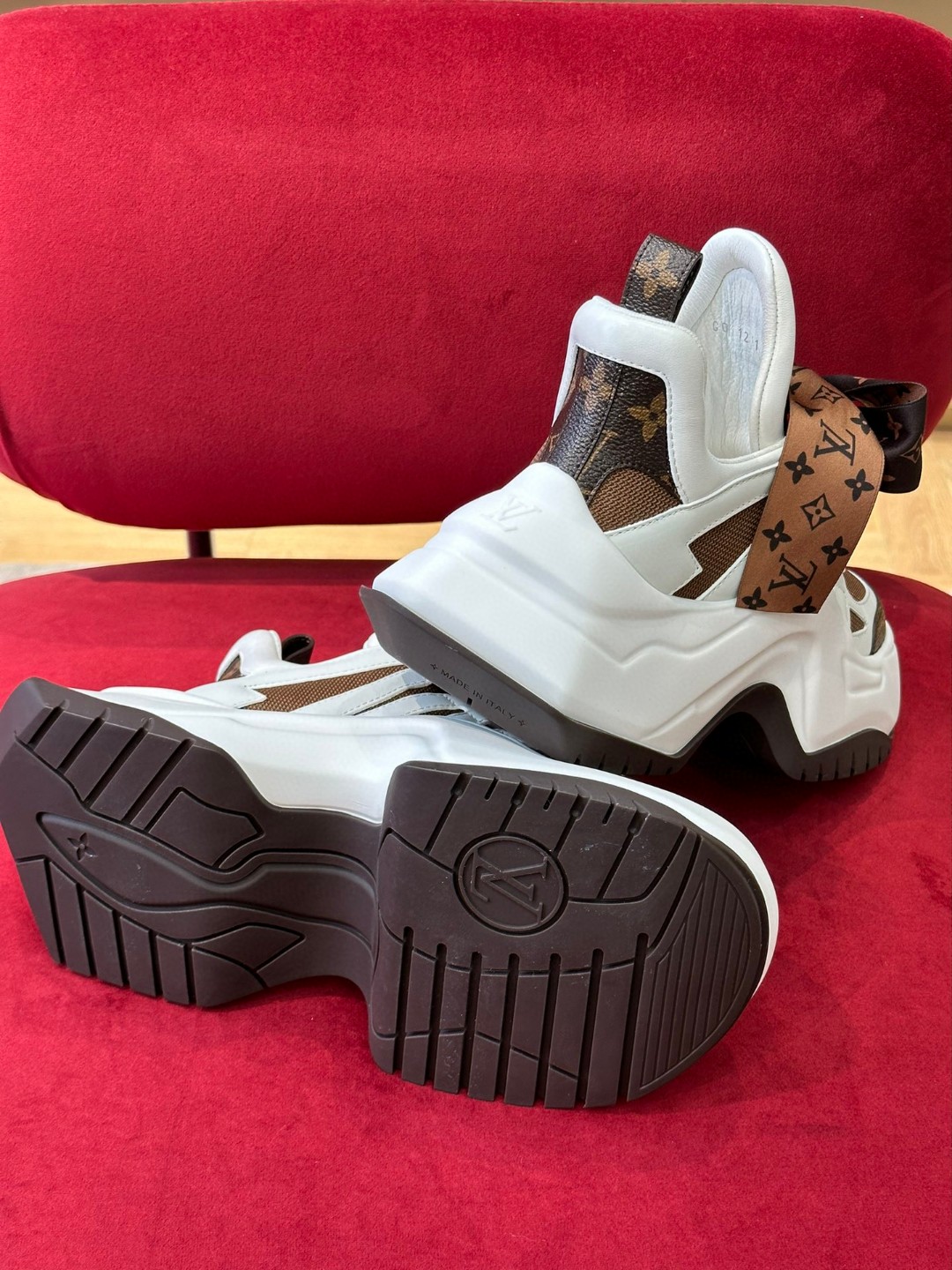 L0vis Vvtt0n LV Archlight Sneaker Brown For Women 1AACQA