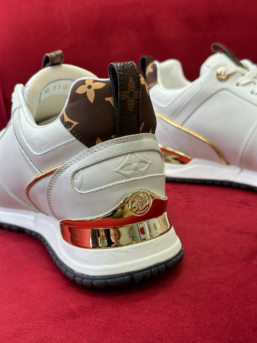 L0vis Vvtt0n Run Away Sneaker White For Women 1AAP3L