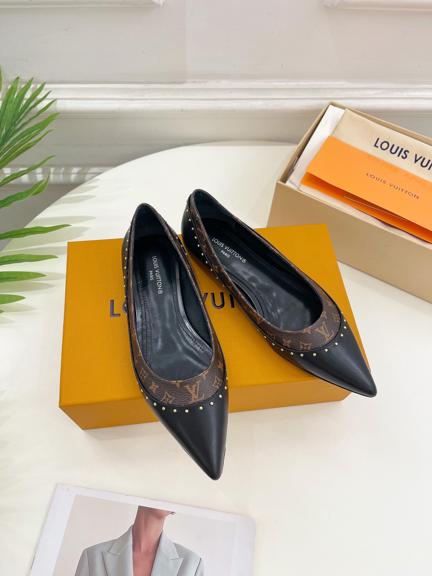 L0vis Vvtt0n Signature Flat Ballerina Black For Women 1AACKN