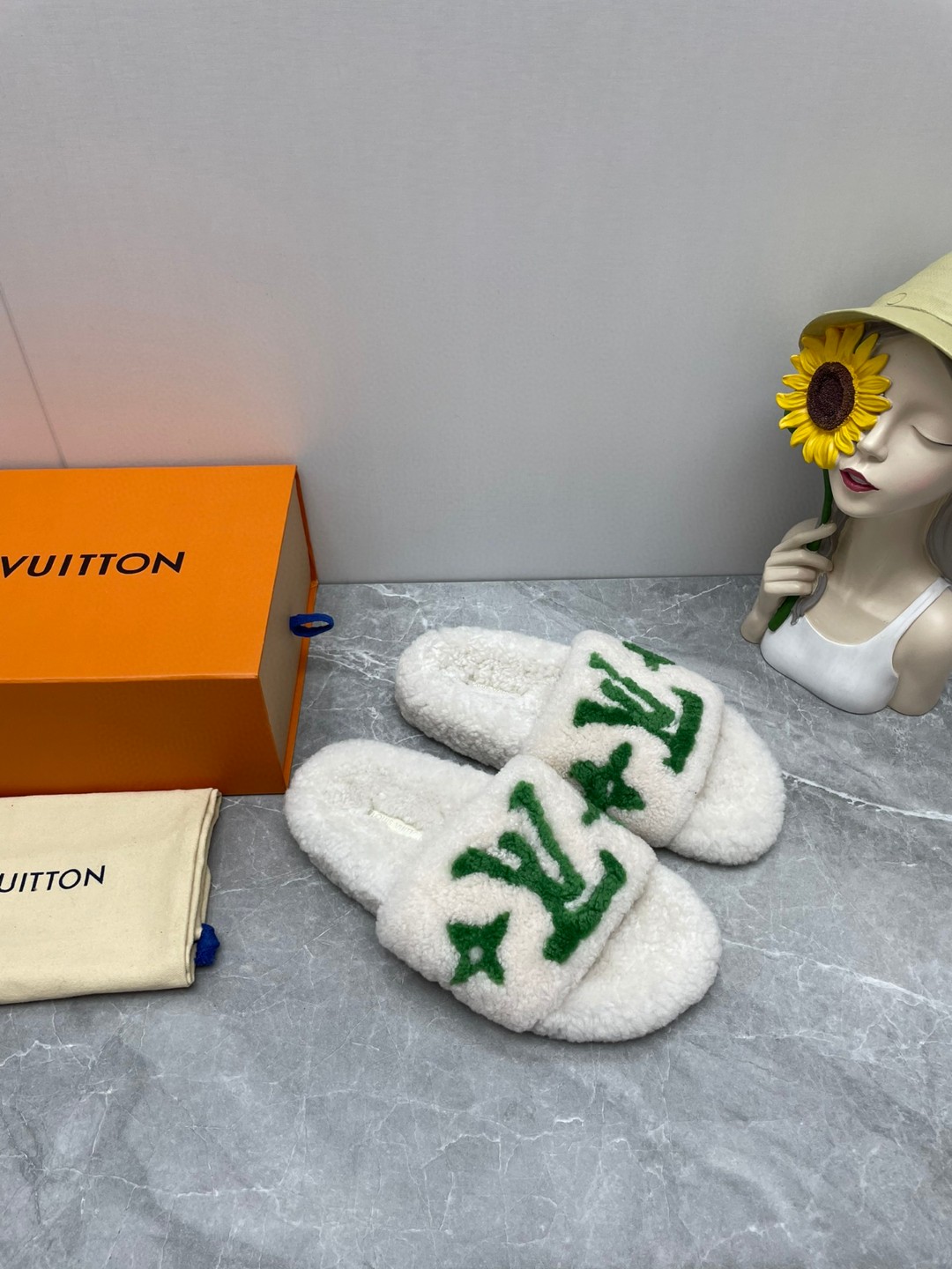 L0vis Vvtt0n Paseo Flat Comfort Mule Green For Women