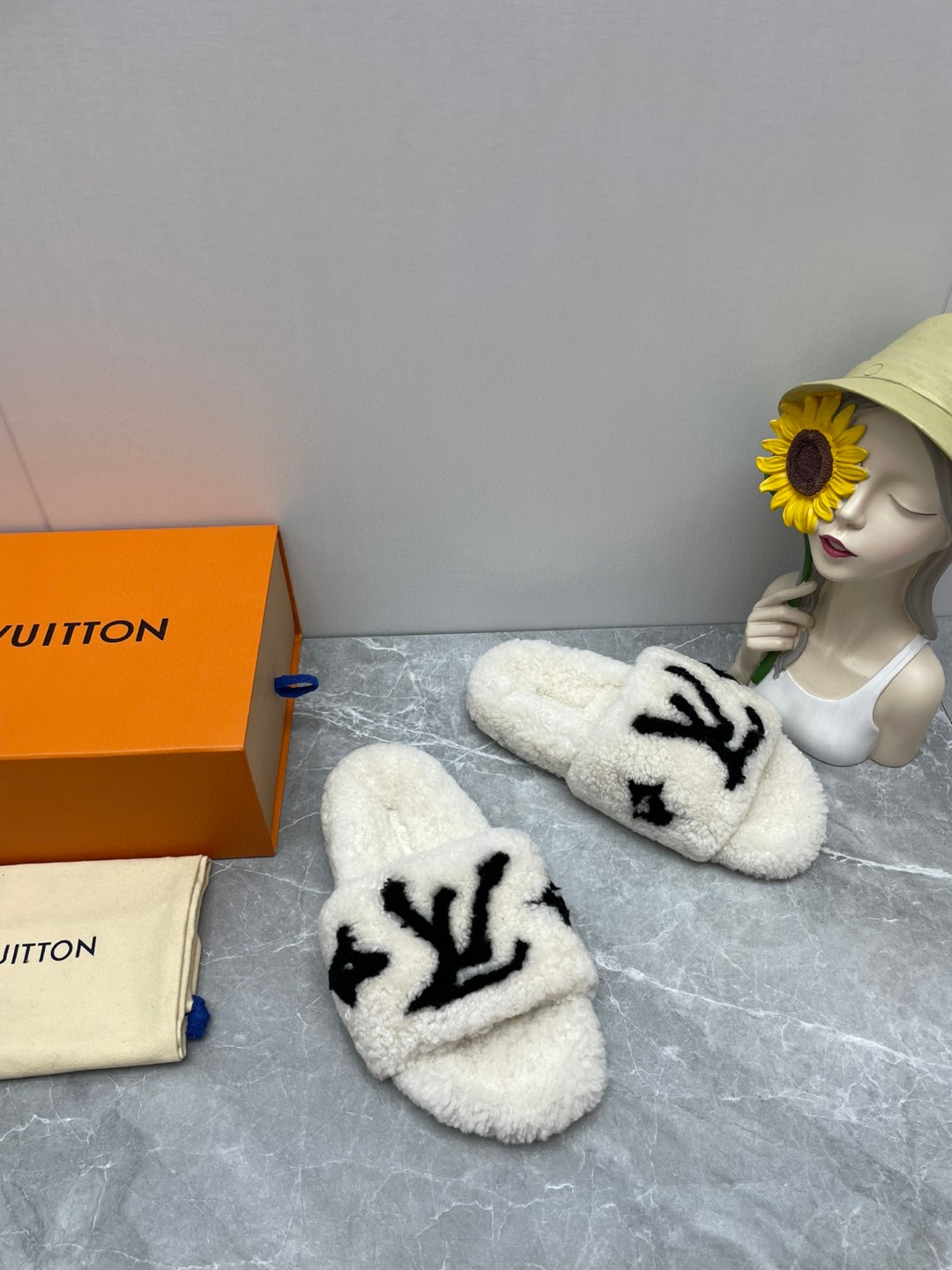 L0vis Vvtt0n Paseo Flat Comfort Mule White For Women