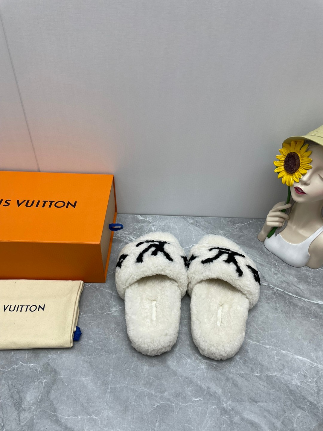 L0vis Vvtt0n Paseo Flat Comfort Mule White For Women
