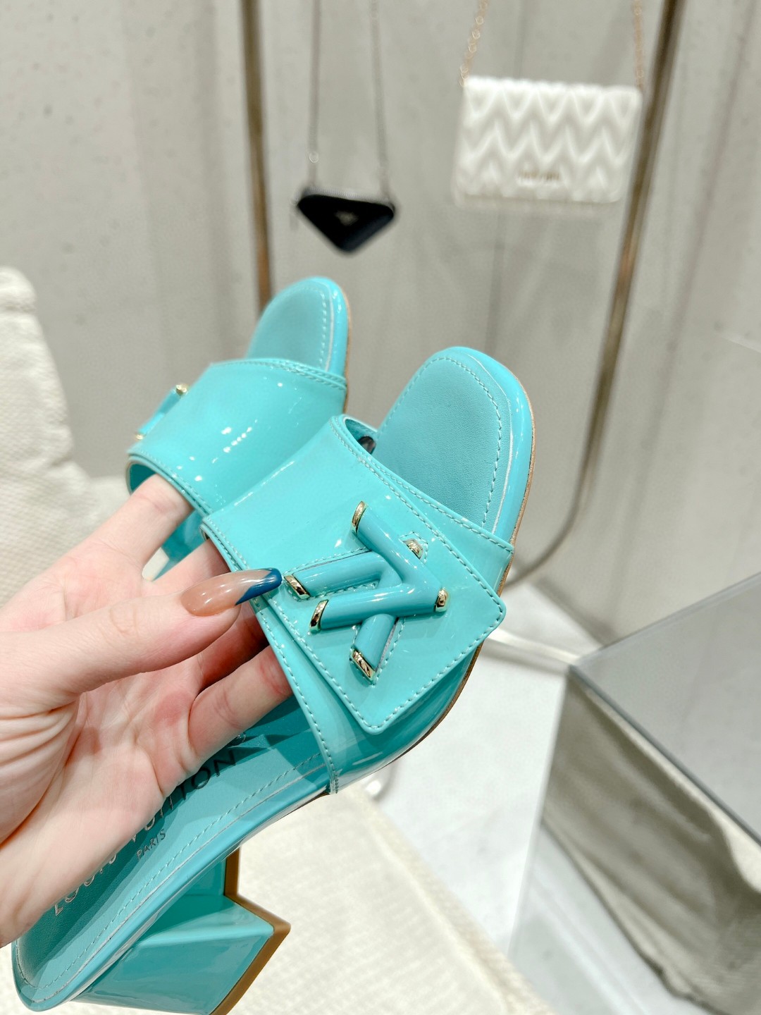 L0vis Vvtt0n Shake Mule Jade Green For Women