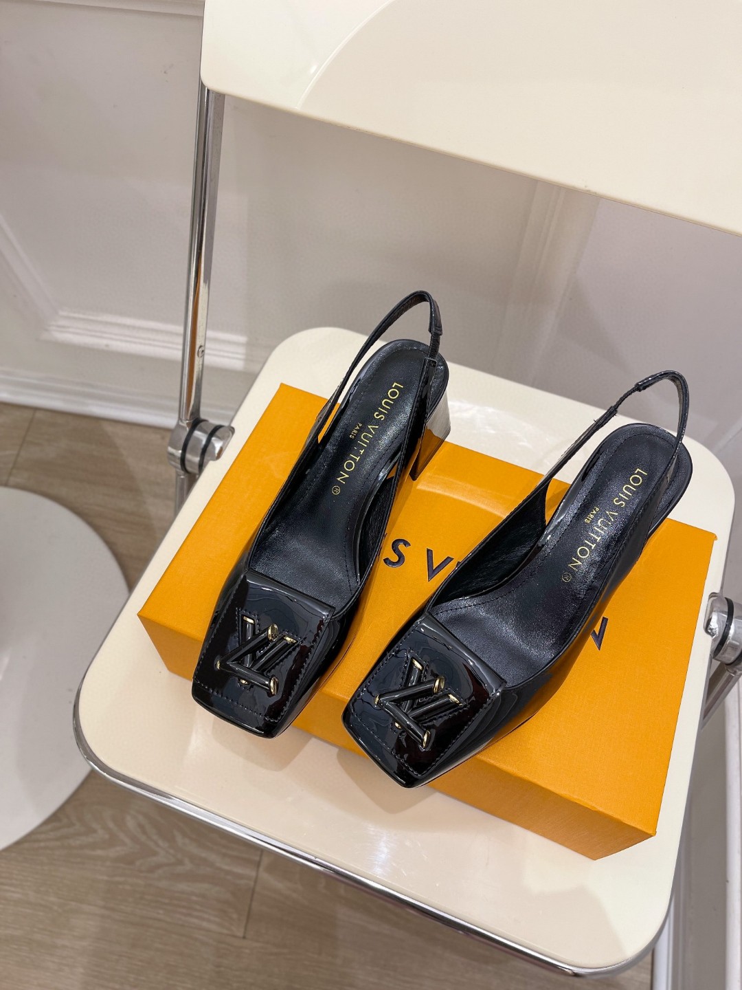 L0vis Vvtt0n Shake Slingback Pump Black For Women 1AB0TR