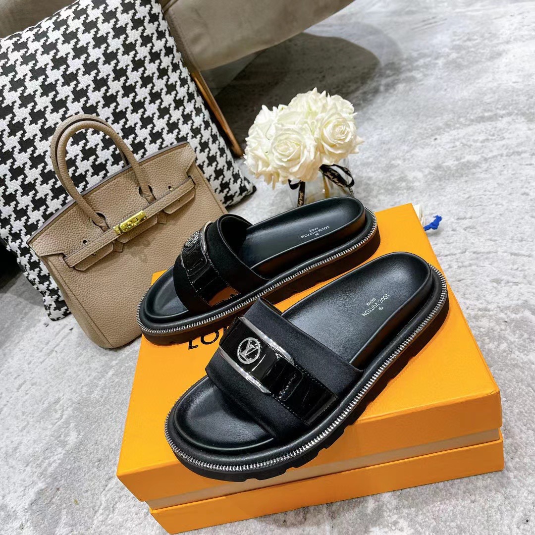 L0vis Vvtt0n Women’s Pool Pillow Flat Comfort Mule Black For Women LV