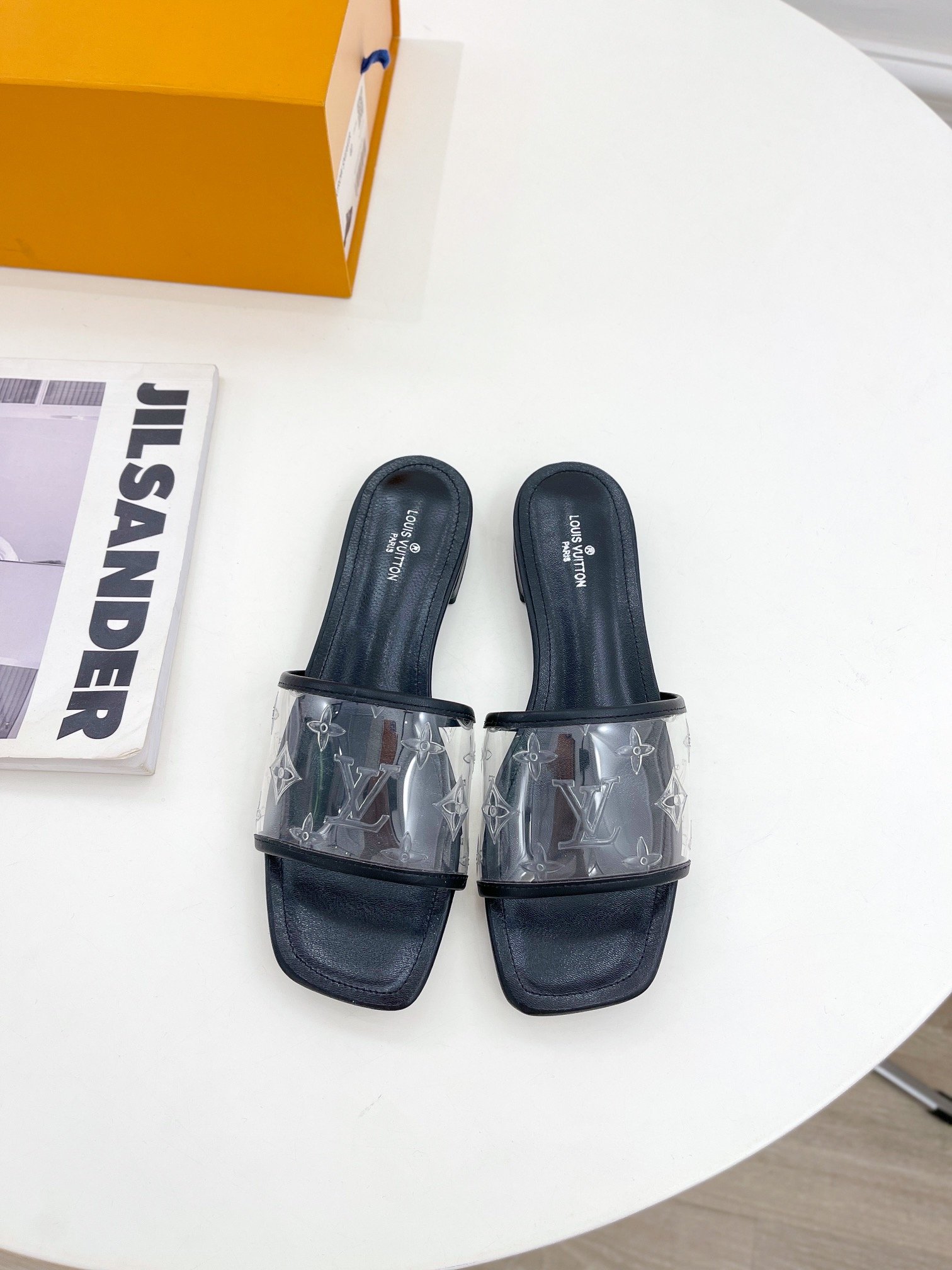 L0vis Vvtt0n Women’s Revival Flat Mule Black For Women LV