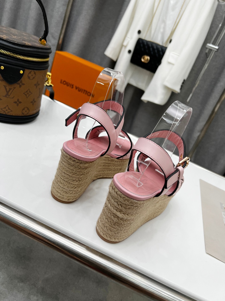 L0vis Vvtt0n Women’s Starboard Wedge Sandal Pink For Women LV