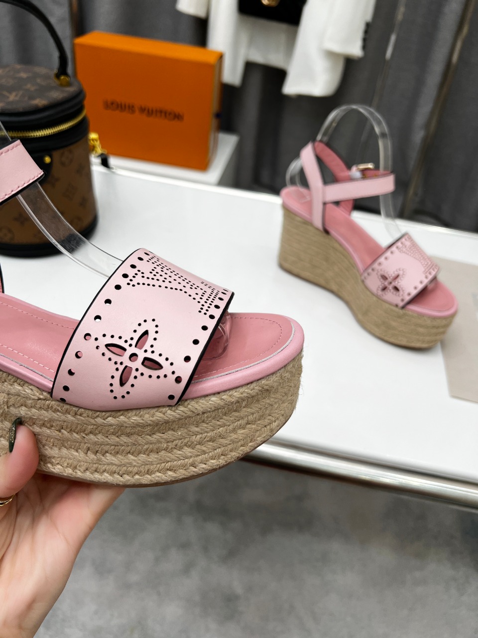 L0vis Vvtt0n Women’s Starboard Wedge Sandal Pink For Women LV