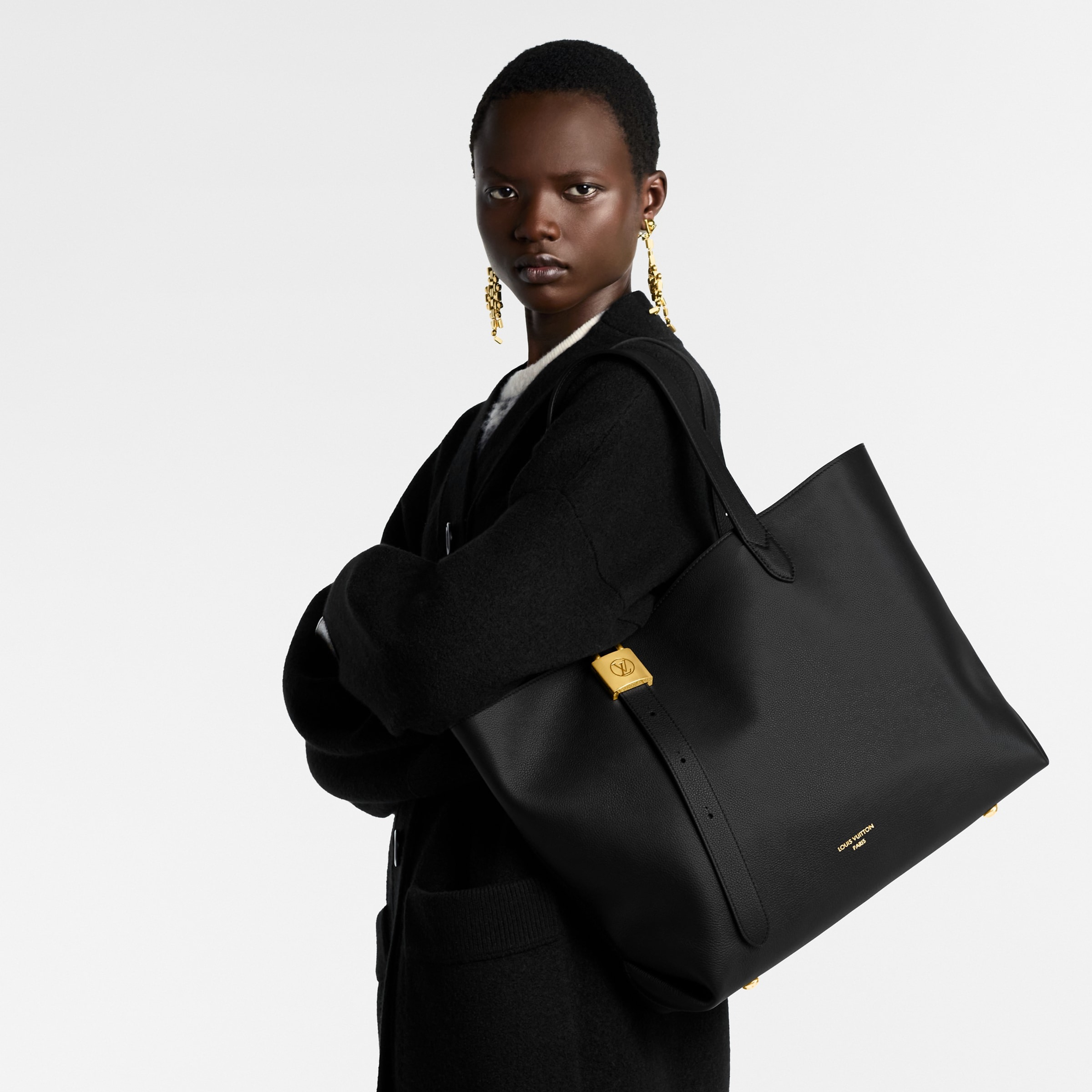 L0vis Vvtt0n Low Key Cabas MM Bag Black For Women 18.5in/47cm M25341