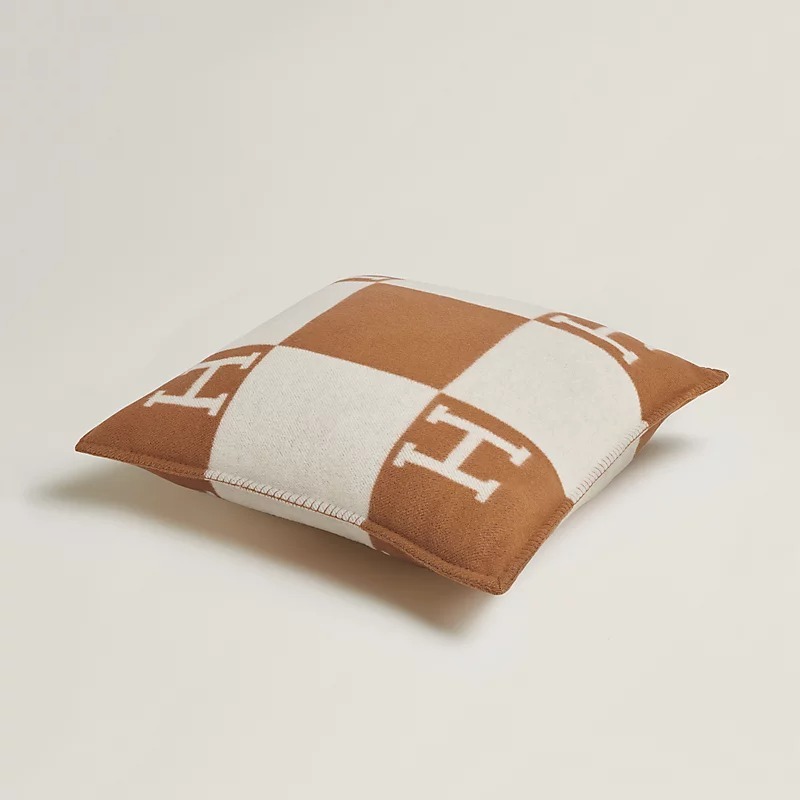 Bedding Set H**me5: Avalon Throw Blanket + Avalon Pillow