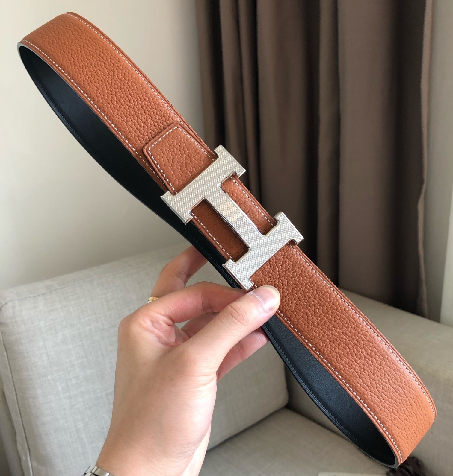 H**me5 H Guillochee Belt 32mm Buckle And Reversible Leather Strap Noir H064540CK05