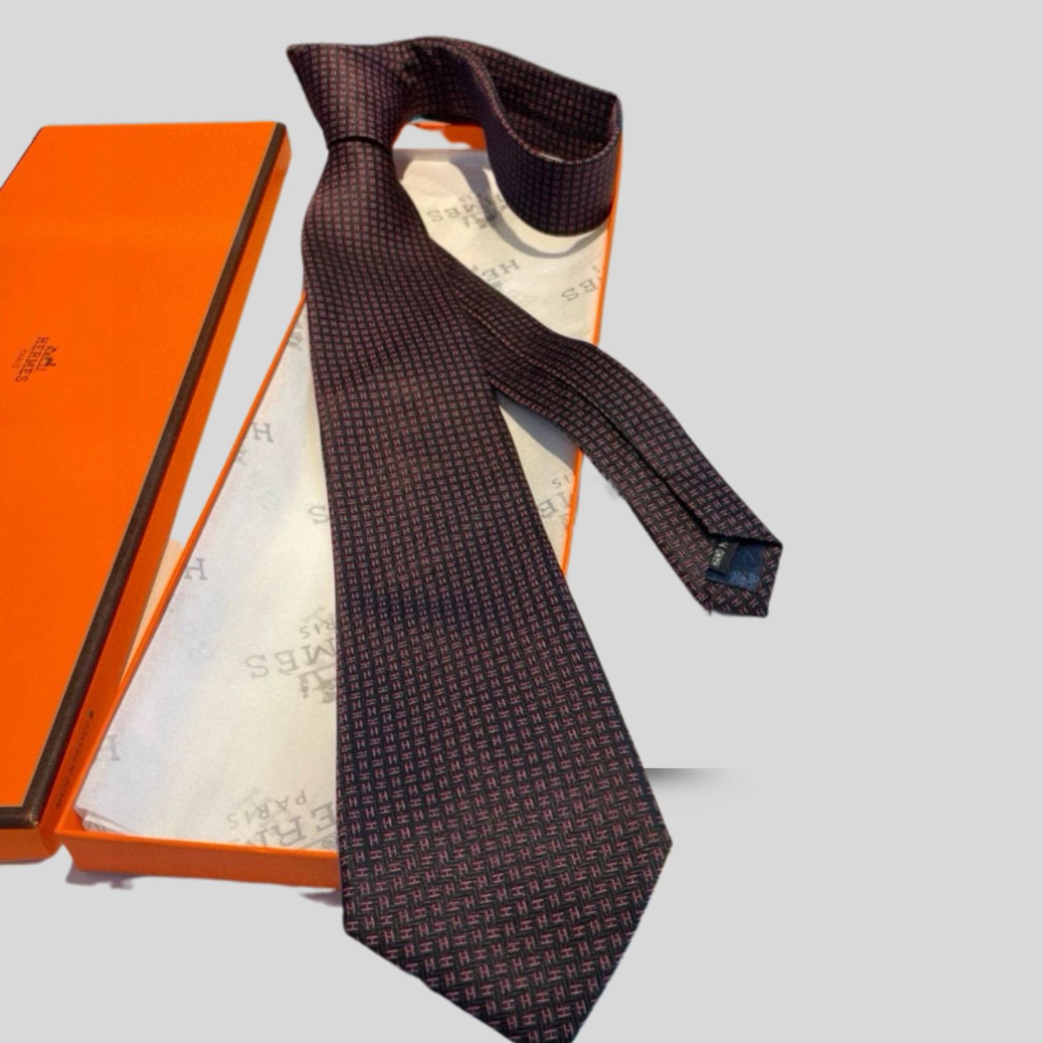 H**me5 Elegent Burgundy Silk Tie For Men