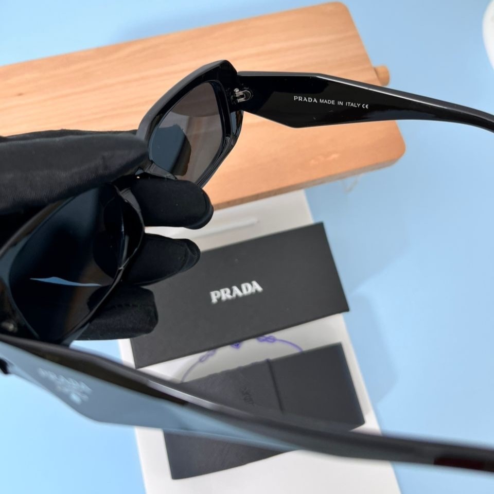 Pra*a Symbole Sunglasses Black